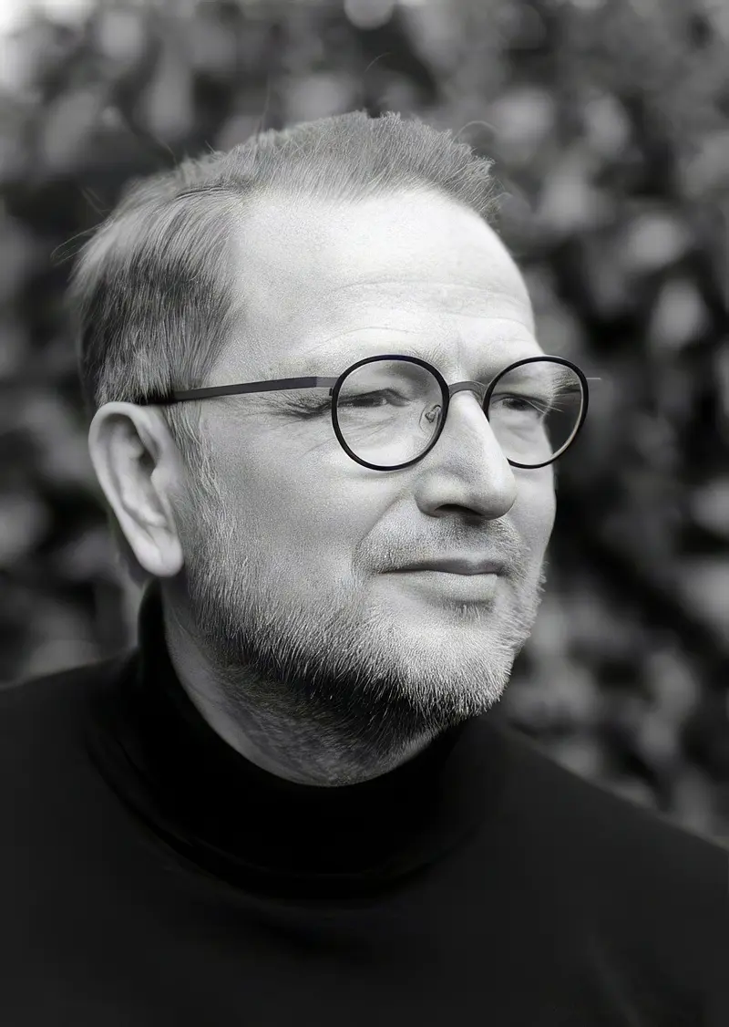 REINHARD SCHMID